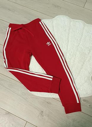 Спортивні штани для хлопчиків adidas originals sst track pants червоні з білими смужками