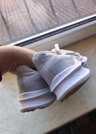 Оригінальні кросівки nike 4