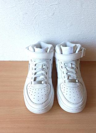 Чудові шкіряні хайтопи кросівки nike air 35 р. устілка 22,5 см.