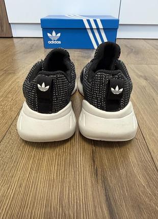 Кросівки adidas 33 розмір 6