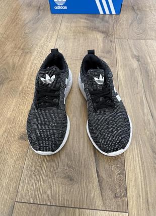 Кросівки adidas 33 розмір 10
