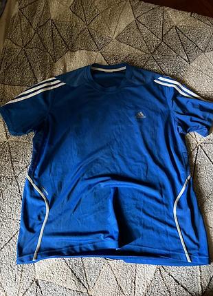 Футболка чоловіча adidas синя з білими смужками
