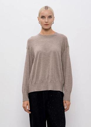 Тонкий шерстяной джемпер uniqlo extra fine merino wool бежевого цвета