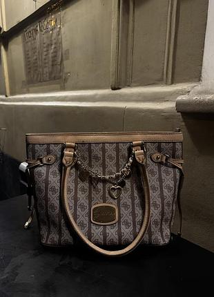 Сумка-тоут guess jasleen carryall, бежева, y2k-стиль