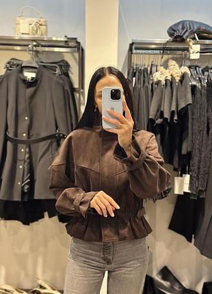 Коричнева куртка zara