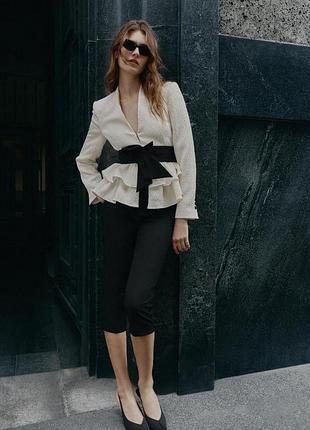 Блейзер жіночий білий з оборочками та паском zara new