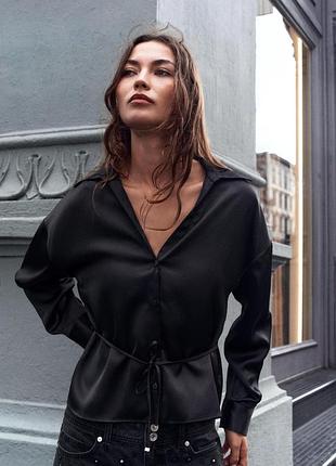 Атласна чорна жіноча сорочка з ременем zara new