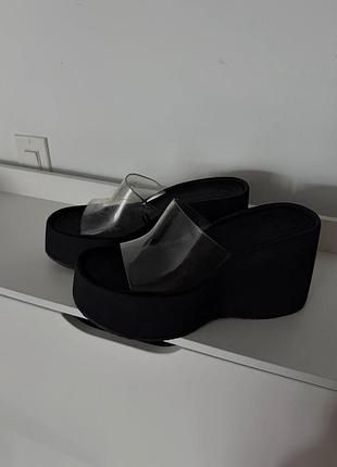 Босоніжки на платформі zara