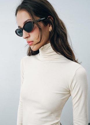 Футболка жіноча біла з високим коміром zara new