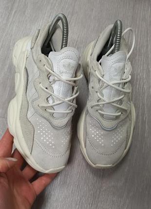 Кроссовки для девочки adidas ozweego