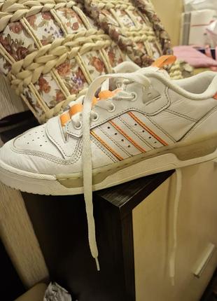 Кожаные кроссовки кеды женские adidas 38 39 кросси кеди