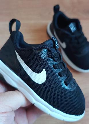 Оригінальні nike p23.5 довжина устілки по факту 14.5см