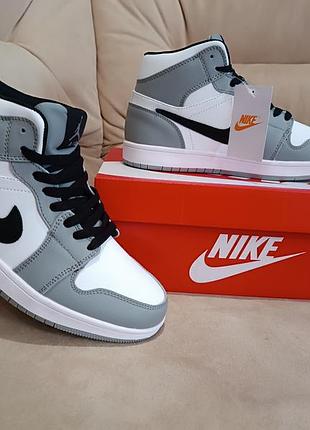 Жіночі кросівки  nike air jordan retro 1 (шкіра) зима !