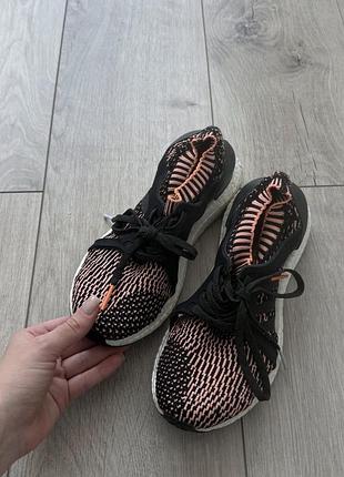 Жіночі кросівки adidas ultraboost