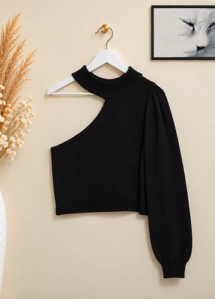Свитер с открытым плечом от asos.