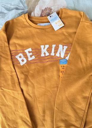 Світшот для хлопчика primark гірчичний з написом be kind