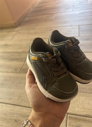 Кросівки для хлопчиків puma темно-зелені 19 розмір