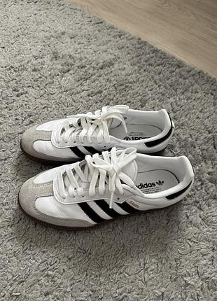Кросівки adidas