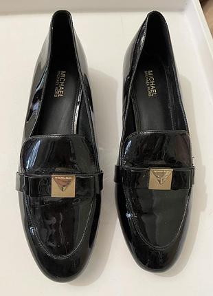 Чорні шкіряні лакові туфлі michael kors 37 р