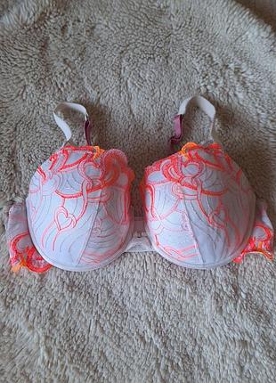 Бюстгальтер