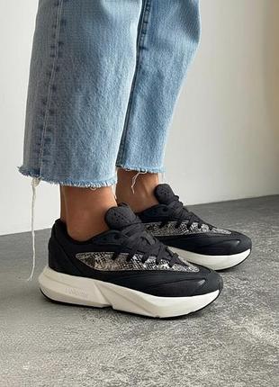 Красивезні кросівки adidas lightblaze