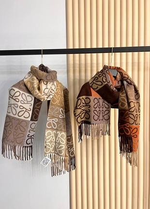 Шарфи монограма loewe у квадрати з лого два кольори