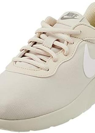 Женские повседневные кроссовки nike tanjun в светло-бежевом