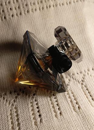 Оригинальный парфюм от lancωme la nuit tresor,❤️❤️❤️остаток из 30ml немножко меньше половины. без коробочки. отправью после оплаты на карту