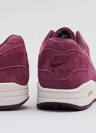 Замшеві кросівки nike