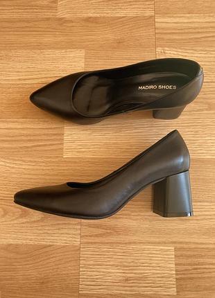 Жіночі шкіряні туфлі-човники madiro shoes