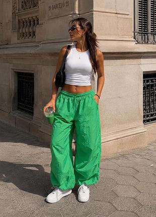 Трендові зелені штани від bershka ❣️
