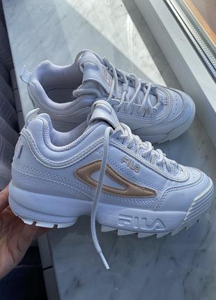 Масивні кросівки fila disruptor ii у білому кольорі  35 р (21,5 см)