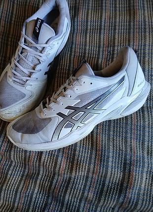 Продам мужские кроссовки бренда asics 4