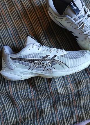 Продам мужские кроссовки бренда asics