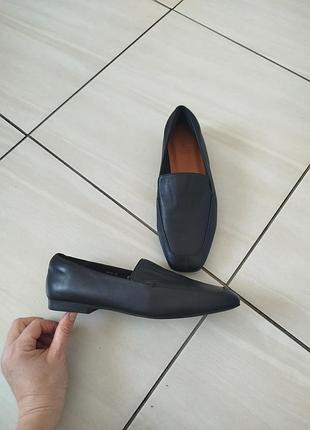 Лоферы кожаные новые