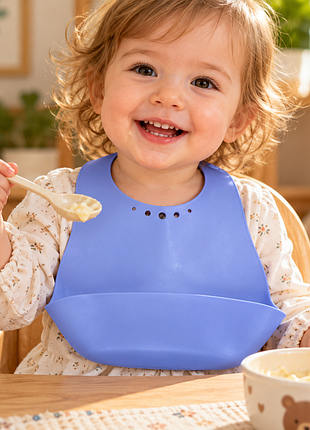 Слюнявчик tommee tippee силіконовий з кишенею для залишків їжі