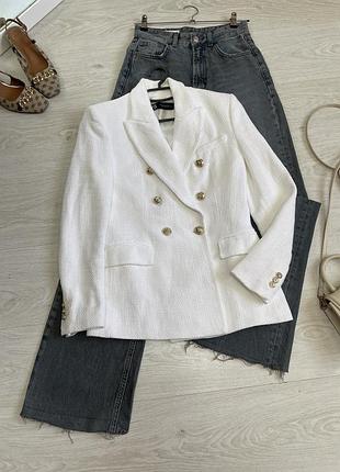 Стильний двобортний жакет zara
