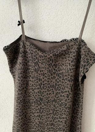 Леопардовое платье из тонкой вязки вязаное на бретельках3 фото