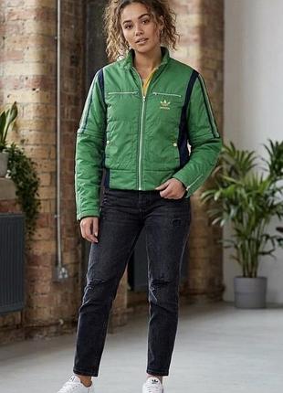 Демісезонна куртка adidas.