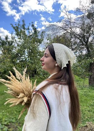 Косинка вʼязана.тепла.молочного кольору.ручна робота