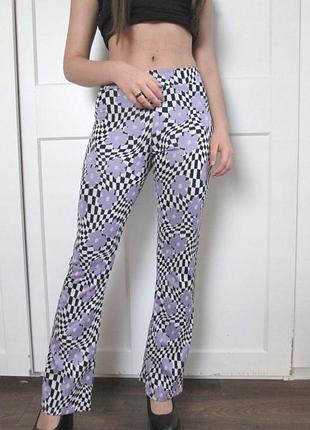 Нові жіночі штани кльош primark у шахівницю з квітами (розмір m / l, eur 40-42, ретро y2k)