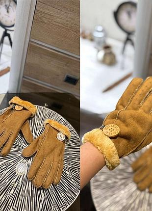 Перчатки від бренду ugg