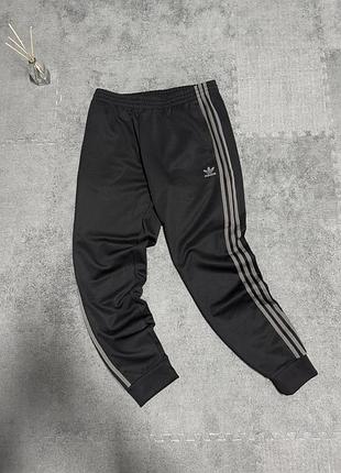 Спортивні штани adidas (оригінал) - розмір m
