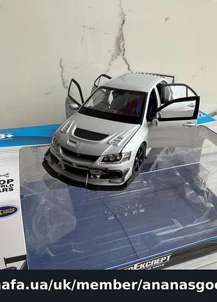 Колекційна металева модель mitsubishi lancer evolution ix 1:32, 15 см, срібляста, світло фар, звук, з відкривними дверима