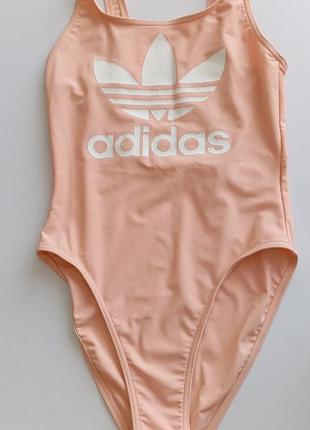 Жіночий купальник adidas originals trefoil swimsuit у ніжно-рожевому/персиковому відтінку розмір s m