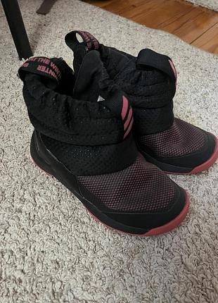 Черевики для дівчинки adidas термо чорні з рожевим