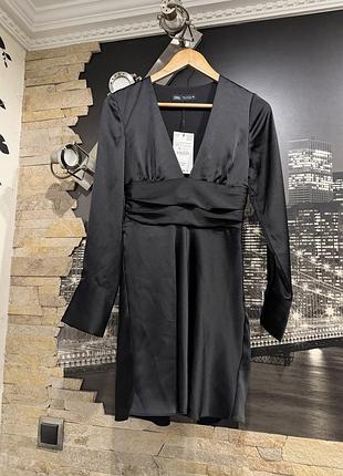 Коротка жіноча сукня zara чорна атласна