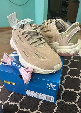 Жіночі кросівки adidas 39,5