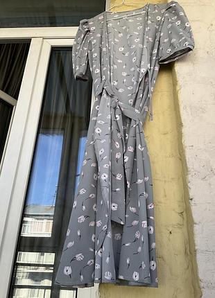 Сукня на запах на поясі