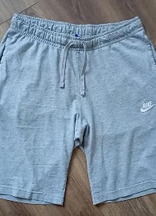 Брендовые шорты nike.